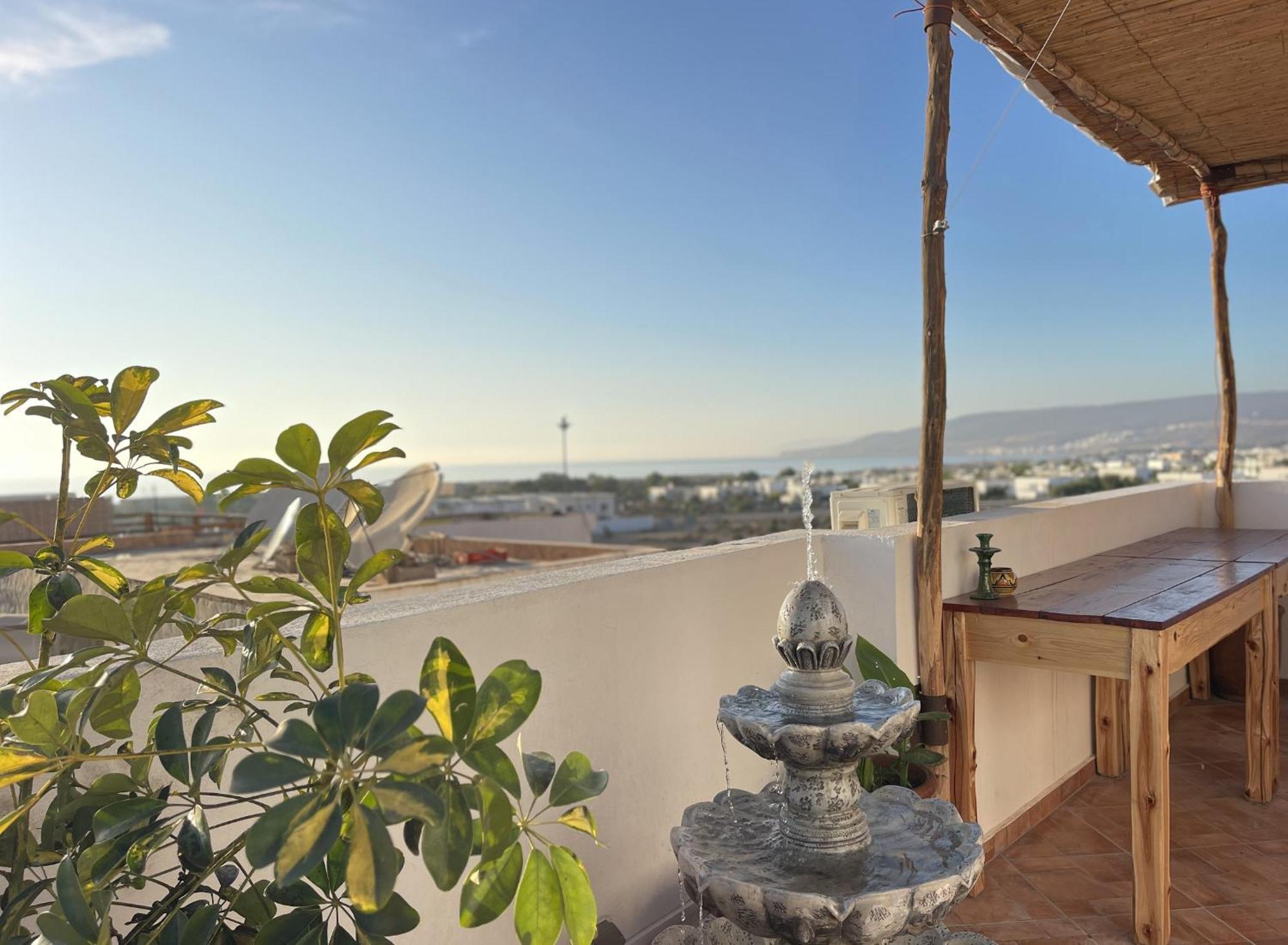 Mana Surf Experience Bed and Breakfast Tamraght Eksteriør billede